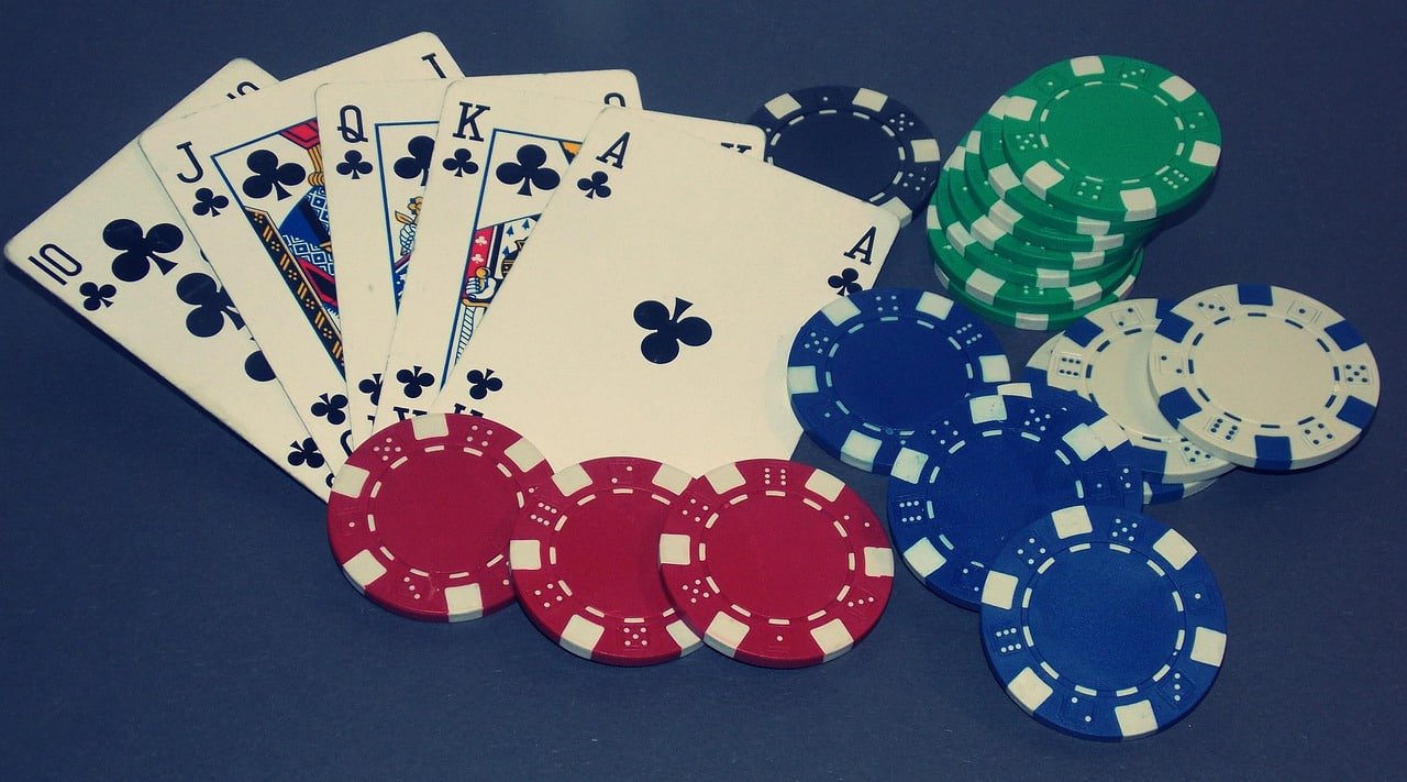 Filipino player joining a live baccarat table on a mobile phone